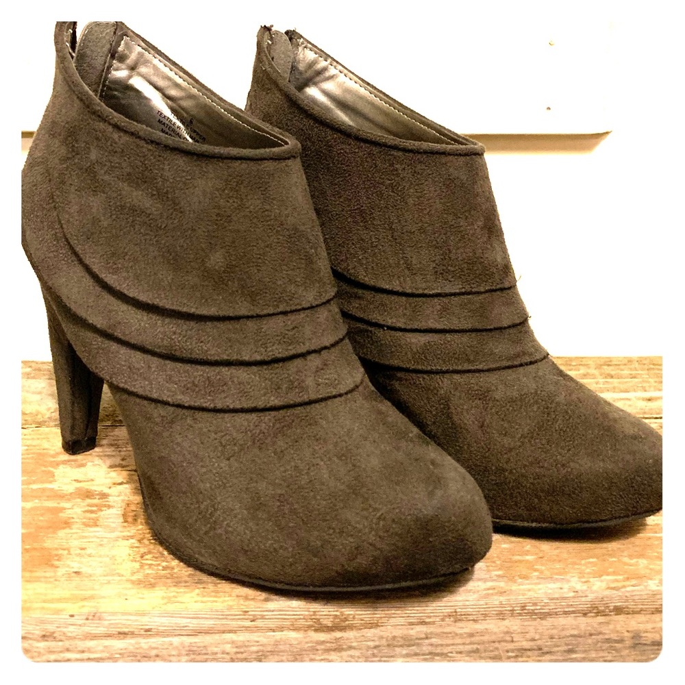Mossimo grey suede 4” heel booties.
